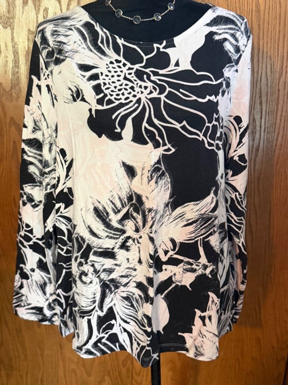 Chicos Black White Pink Floral Print Long Sleeve Top Size 3 Cotton Blend